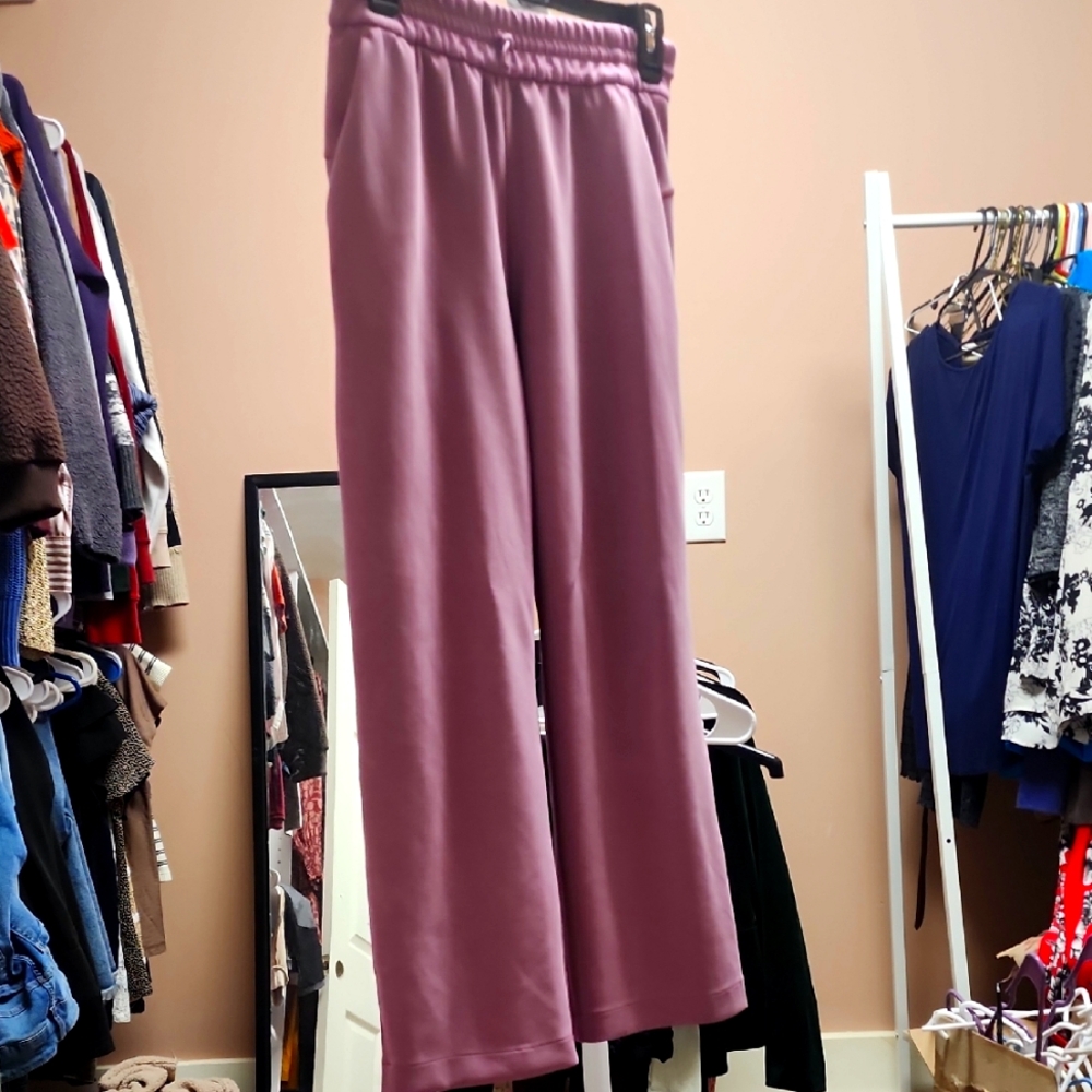 Lululemon Softstreme High-Rise Straight Leg Cropped Pant Size 4